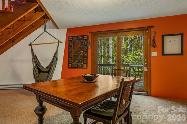 425 Bob Barnwell Road, Asheville, NC 28803