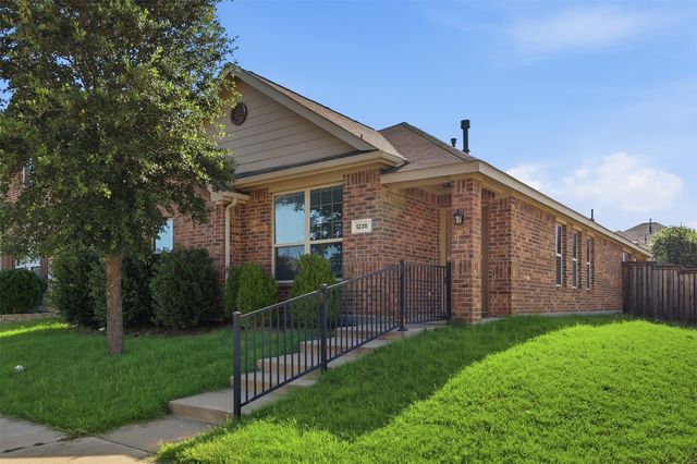 1235 Acmite Avenue, Cross Roads, TX 76227
