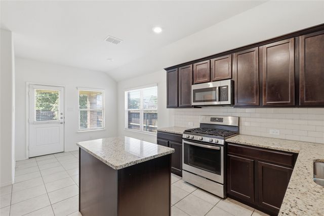 1235 Acmite Avenue, Cross Roads, TX 76227