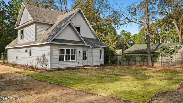 1405 N May Street, Southern Pines, NC 28387