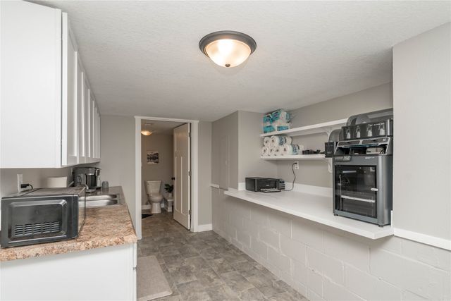 1026 Mckinley Avenue, Des Moines, IA 50315