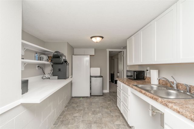 1026 Mckinley Avenue, Des Moines, IA 50315