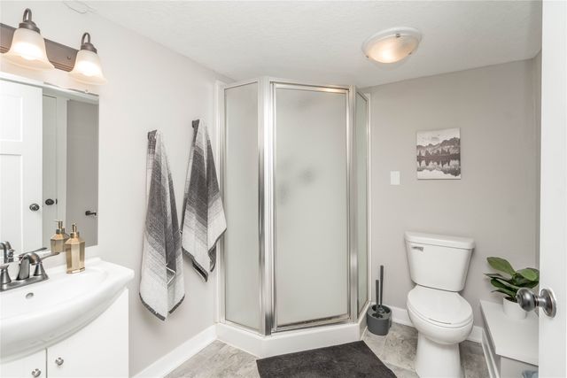 1026 Mckinley Avenue, Des Moines, IA 50315