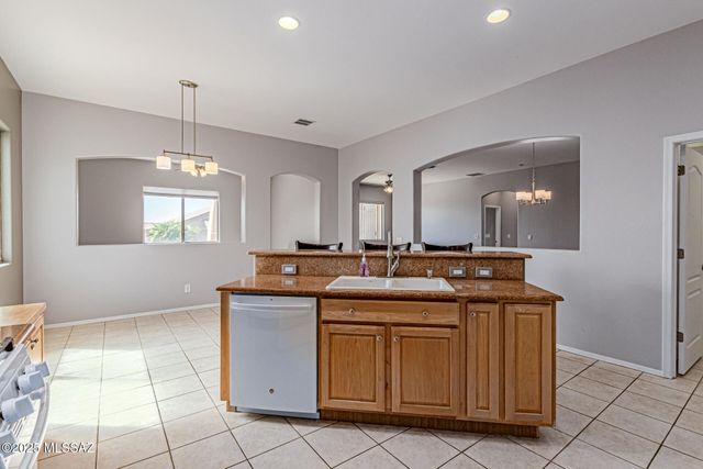 12921 N Cenozoic Drive, Marana, AZ 85658