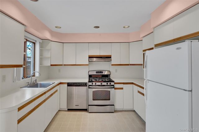 2217 7th Street, East Meadow, NY 11554