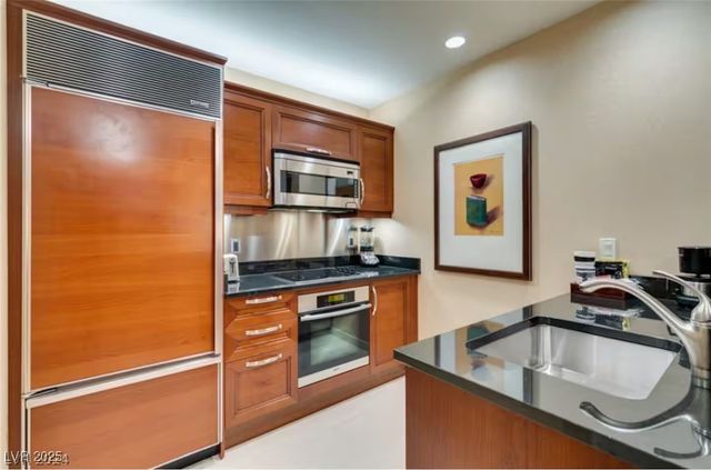 135 East Harmon Avenue 2020, Las Vegas, NV 89109