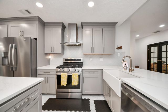 4005 Spring Meadow Drive, Pearland, TX 77584