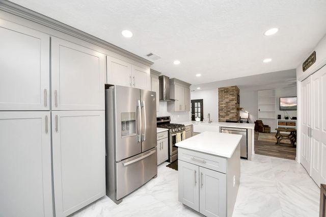 4005 Spring Meadow Drive, Pearland, TX 77584