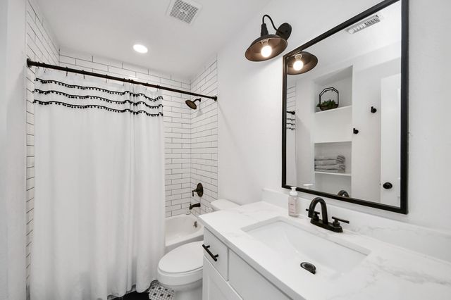 4005 Spring Meadow Drive, Pearland, TX 77584