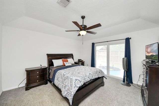 4005 Spring Meadow Drive, Pearland, TX 77584