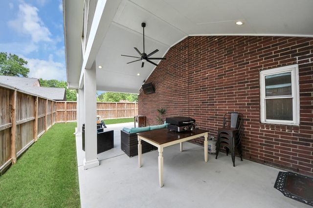 4005 Spring Meadow Drive, Pearland, TX 77584