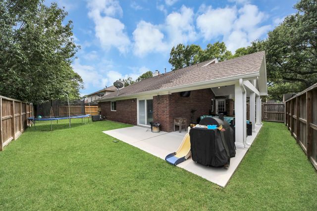 4005 Spring Meadow Drive, Pearland, TX 77584