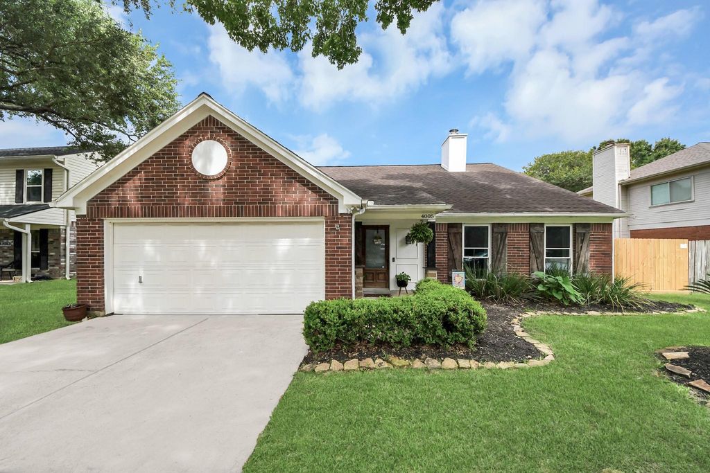 4005 Spring Meadow Drive, Pearland, TX 77584