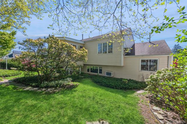 26 Wren Court, Northport, NY 11768