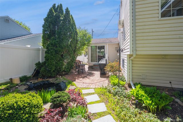 26 Wren Court, Northport, NY 11768