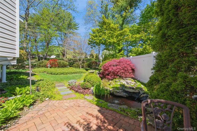 26 Wren Court, Northport, NY 11768