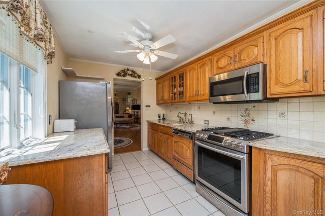 26 Wren Court, Northport, NY 11768