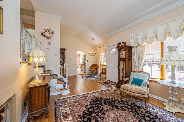 26 Wren Court, Northport, NY 11768