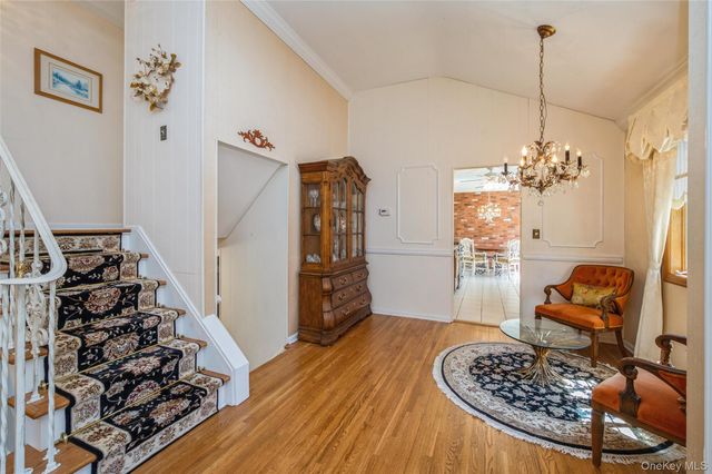 26 Wren Court, Northport, NY 11768