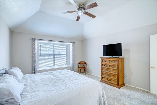 1107 Deer Valley Lane, Arlington, TX 76001