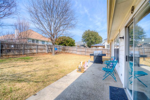 1107 Deer Valley Lane, Arlington, TX 76001