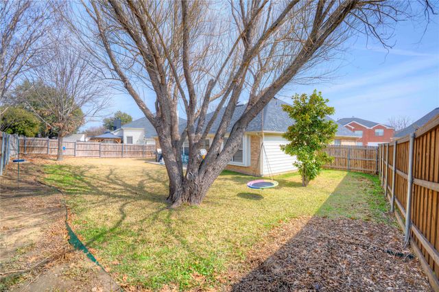 1107 Deer Valley Lane, Arlington, TX 76001