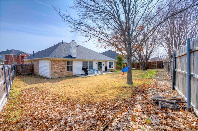 1107 Deer Valley Lane, Arlington, TX 76001