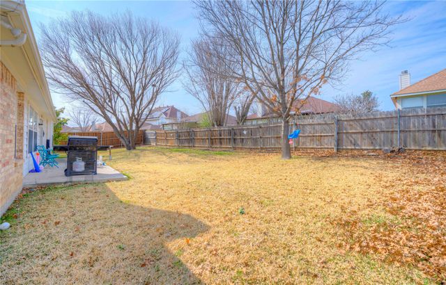 1107 Deer Valley Lane, Arlington, TX 76001