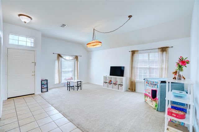 1107 Deer Valley Lane, Arlington, TX 76001