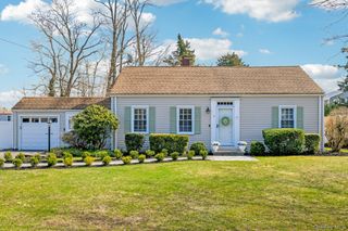 4 Jeffrey Lane, Setauket, NY 11733