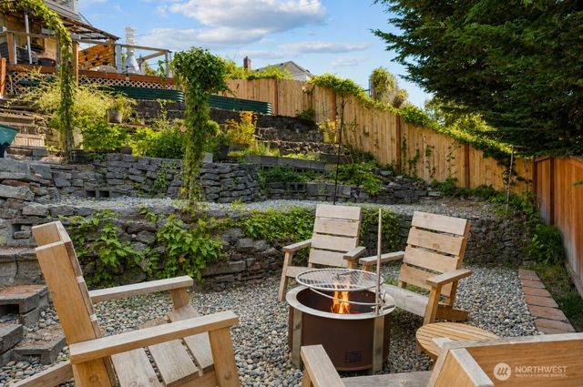 2714 N Mccarver Street, Tacoma, WA 98403