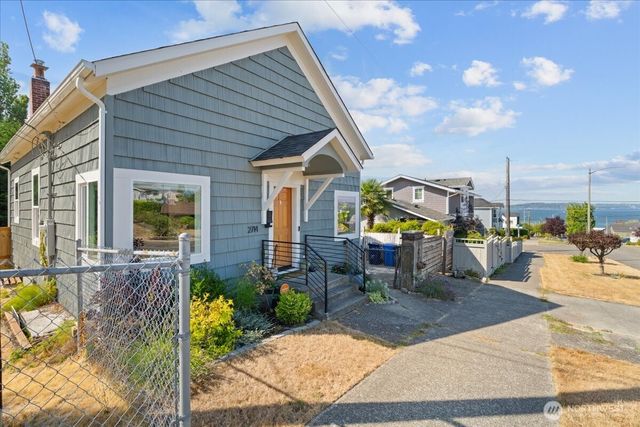 2714 N Mccarver Street, Tacoma, WA 98403