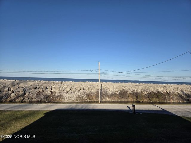 645 Clubhouse Road, Curtice, OH 43412