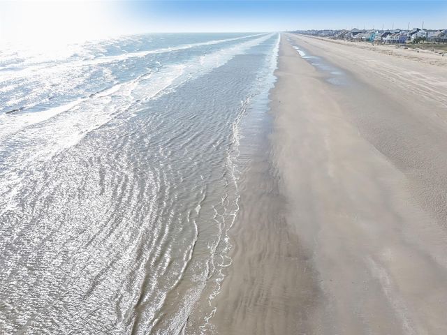 17403 Bristow Drive, Galveston, TX 77554