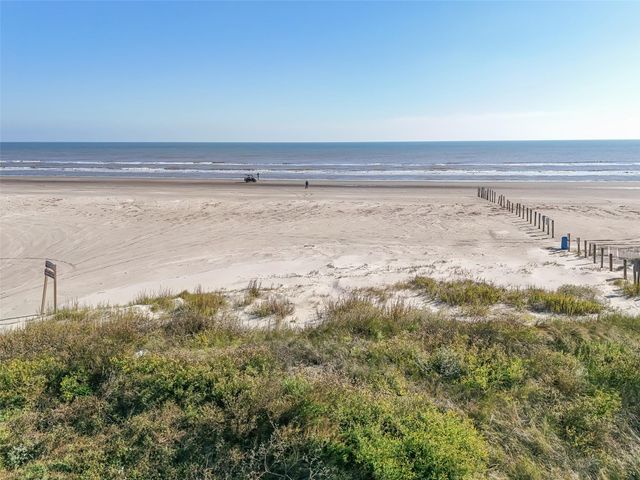 17403 Bristow Drive, Galveston, TX 77554