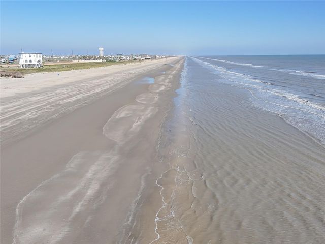 17403 Bristow Drive, Galveston, TX 77554