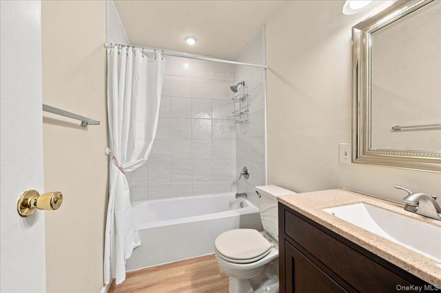 51 Fieldstone Dr 79, Hartsdale, NY 10530