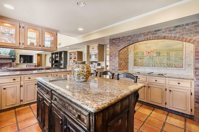 905 Sunny Lane, Wharton, TX 77488