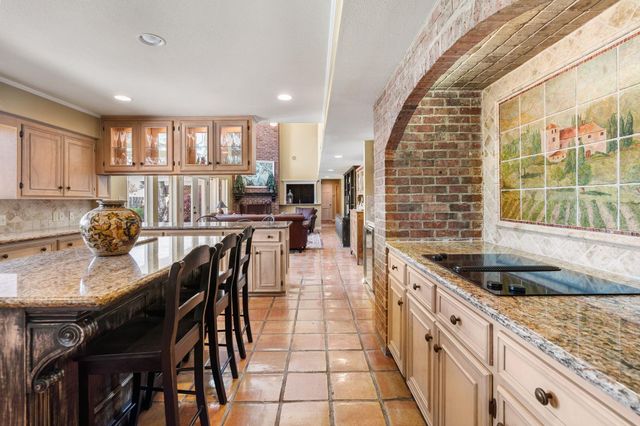 905 Sunny Lane, Wharton, TX 77488