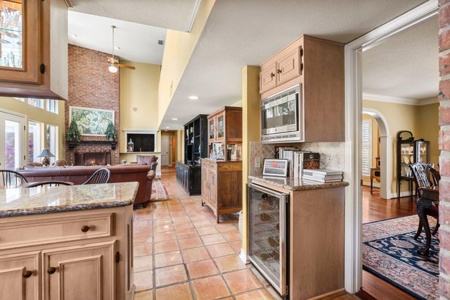 905 Sunny Lane, Wharton, TX 77488