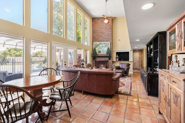 905 Sunny Lane, Wharton, TX 77488