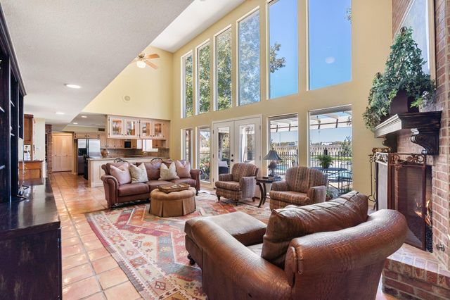 905 Sunny Lane, Wharton, TX 77488