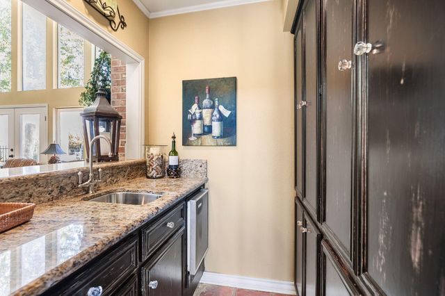 905 Sunny Lane, Wharton, TX 77488