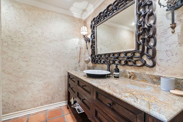 905 Sunny Lane, Wharton, TX 77488