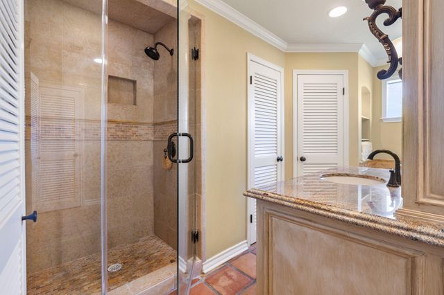 905 Sunny Lane, Wharton, TX 77488