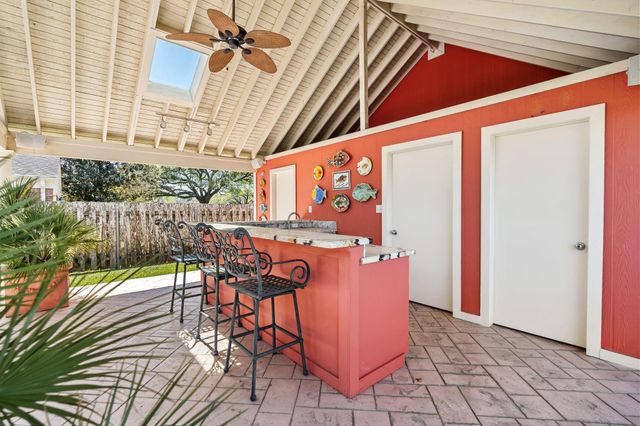 905 Sunny Lane, Wharton, TX 77488