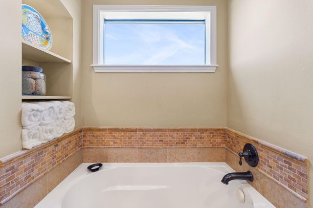 905 Sunny Lane, Wharton, TX 77488