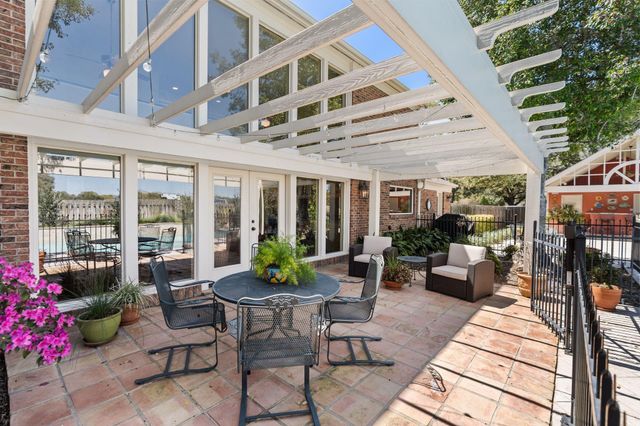 905 Sunny Lane, Wharton, TX 77488