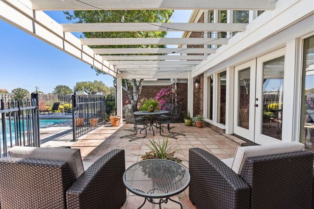 905 Sunny Lane, Wharton, TX 77488