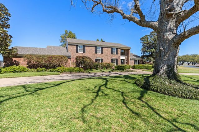 905 Sunny Lane, Wharton, TX 77488
